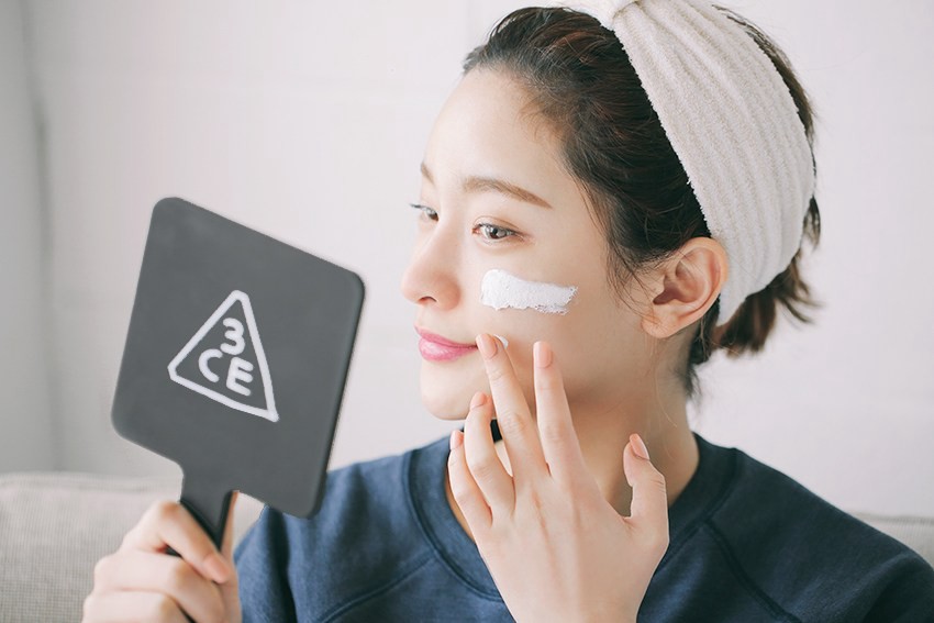 Dampak Makeup Saat Pakai Masker Ternyata Nggak Main-Main. 4 Fakta Ini Perlu Dipahami!
