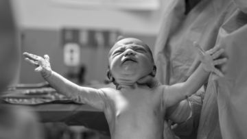 10 ‘Kehebatan’ Bayi Baru Lahir yang Mungkin Nggak Dimiliki Orang Dewasa. Bikin Kagum!