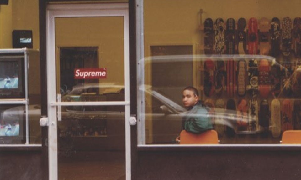 Supreme & Kemampuan Magisnya Bikin Orang Terobsesi. Semahal Apapun Barangnya, Selalu Ada yang Beli