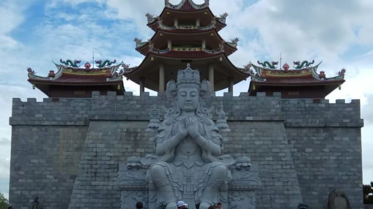 Wisata ala China di Vihara Ksitigarbha Bodhisatvva