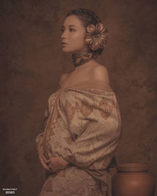 10 Foto Maternity Anak Kedua ala Chelsea Olivia. Konsep Tradisional Modern, Auranya Memesona!