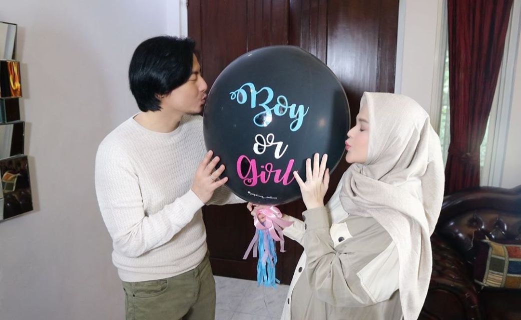 11 Foto Maternity ala Cut Meyriska-Roger Danuarta. Mirip Bidadari Turun ke Bumi sama Suami!