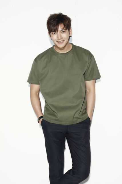 Bikin Meleleh, Ini Potret Ji Chang Wook Saat Pakai Kaus. Santai dan Cool Abis!