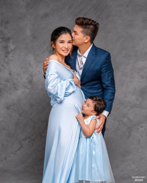 10 Foto Maternity Anak Kedua ala Chelsea Olivia. Konsep Tradisional Modern, Auranya Memesona!