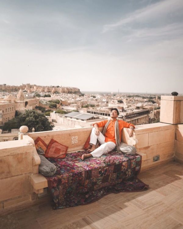 Simak 5 Tips Praktis Menjadi Travel Influencer ala Caswan Assegaf. Biar Fotomu Ngehits di Instagram!