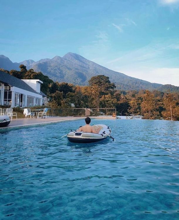 Leuweung Geledegan, Glamping Seru untuk Staycation di Bogor. Infinity Pool dan View-nya Menakjubkan!