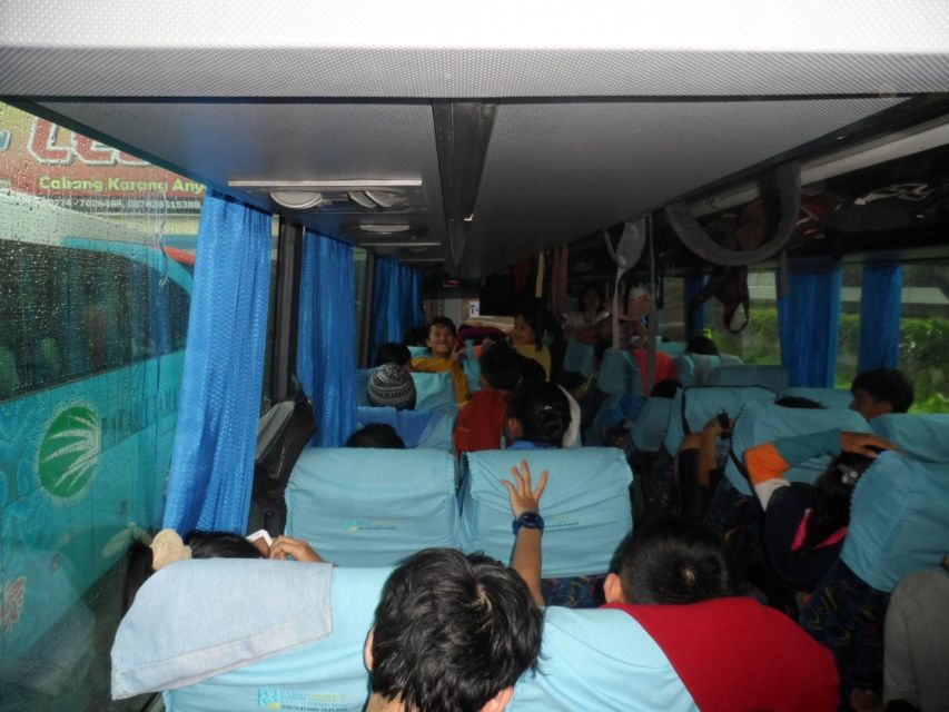 Inilah 4 Tipe Anak Sekolahan Dilihat dari Posisi Duduknya di Bus Saat Perjalanan Study Tour