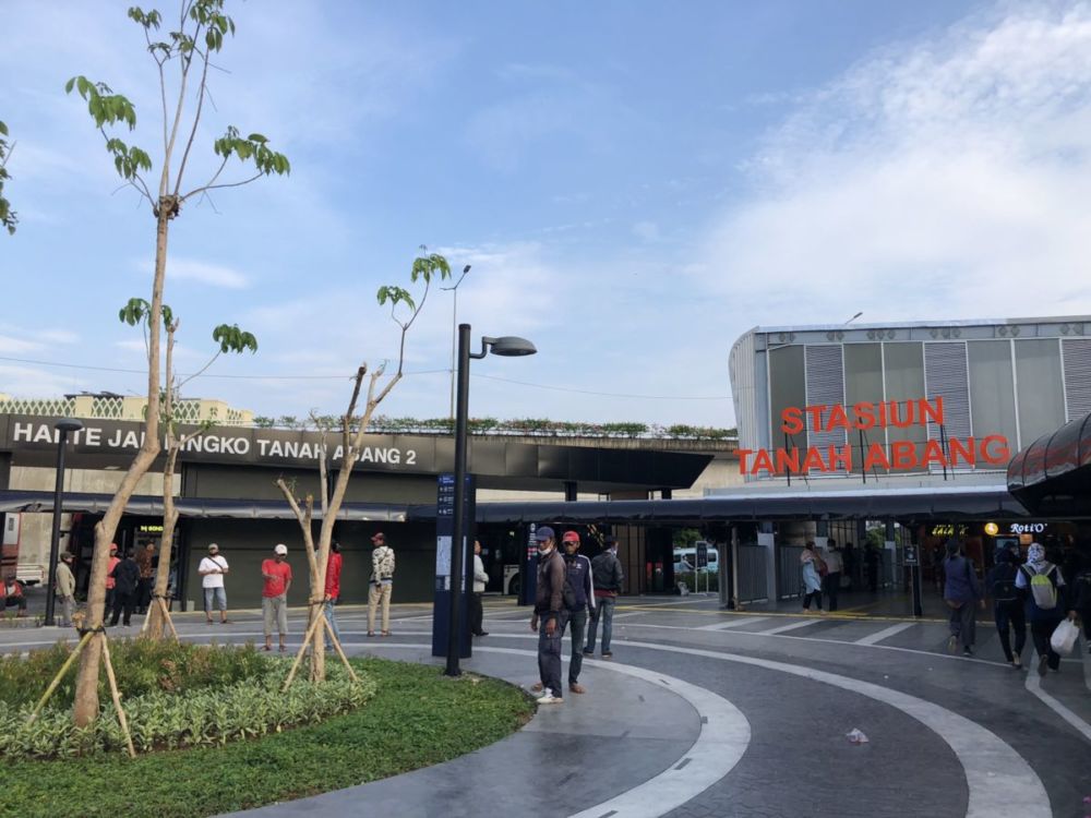 Potret Terbaru Penataan Stasiun Kereta Api di Jakarta. Rapi, Elegan dan Mirip Stasiun di Negara Maju! 15 Potret Terbaru Penataan Stasiun Kereta Api di Jakarta. Rapi, Elegan dan Mirip Stasiun di Negara Maju!