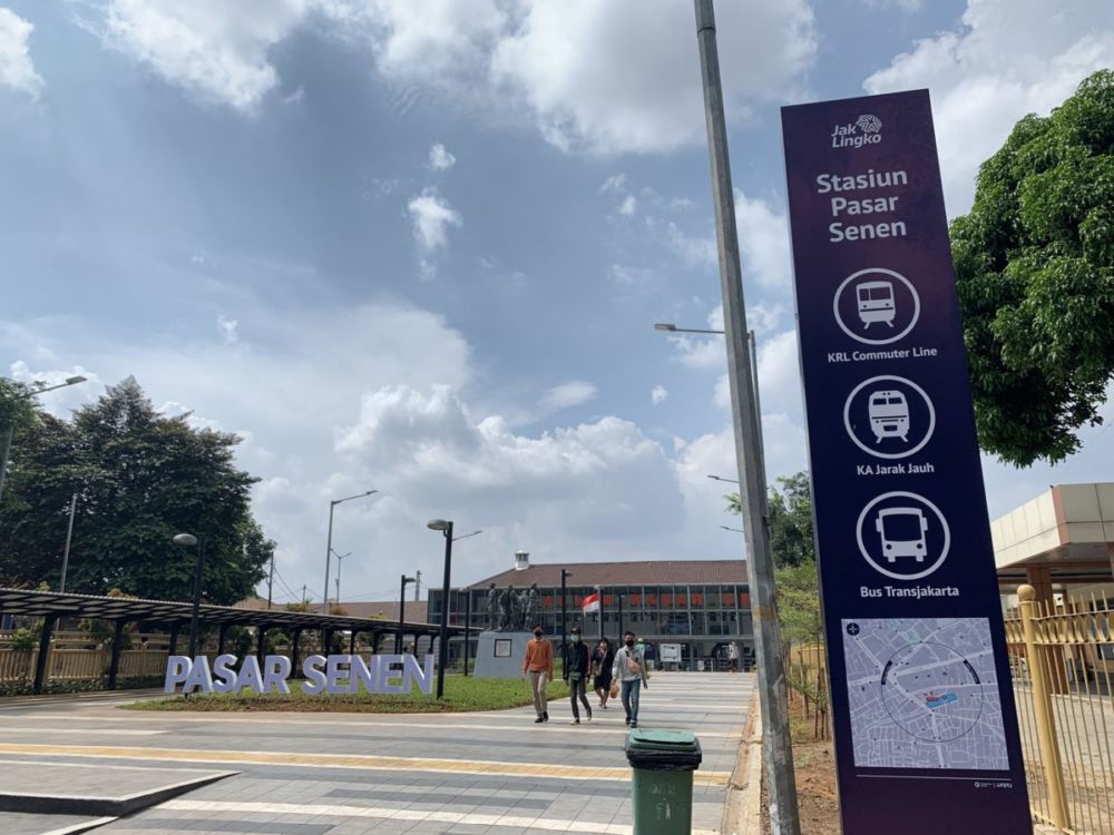 Potret Terbaru Penataan Stasiun Kereta Api di Jakarta. Rapi, Elegan dan Mirip Stasiun di Negara Maju! 18 Potret Terbaru Penataan Stasiun Kereta Api di Jakarta. Rapi, Elegan dan Mirip Stasiun di Negara Maju!