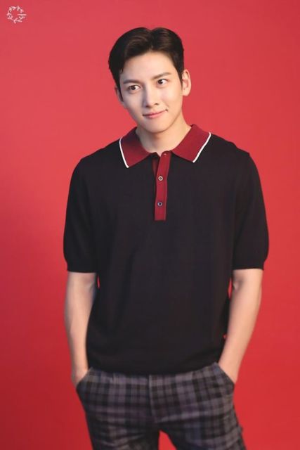 Bikin Meleleh, Ini Potret Ji Chang Wook Saat Pakai Kaus. Santai dan Cool Abis!