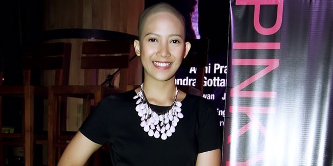Karena Tuntutan Peran, 8 Artis Cewek ini Rela Menggunduli Kepalanya. Tetap Pede di Dunia Nyata!