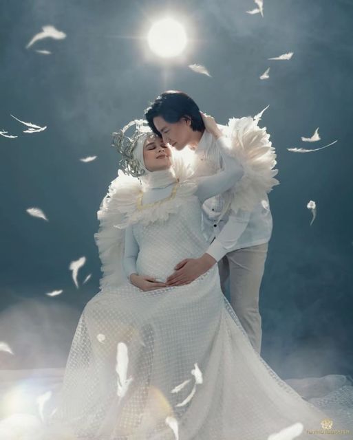 11 Foto Maternity ala Cut Meyriska-Roger Danuarta. Mirip Bidadari Turun ke Bumi sama Suami!