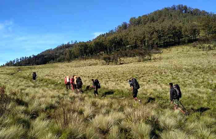 7 Gunung yang Telah Dibuka dengan Protokol New Normal. Pendaki Mau Mendaki ke Mana Nih?