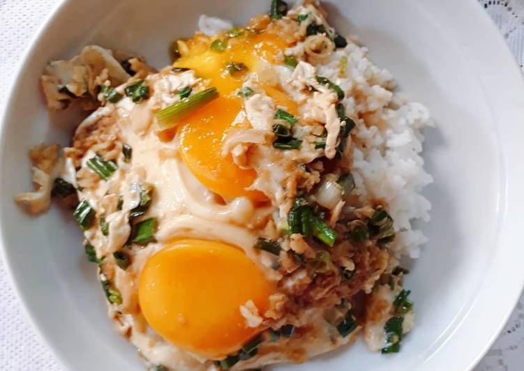 8 Resep Telur Ceplok yang Nggak Cuma Polosan Doang. Bumbunya Lezat, Selera Makan Meningkat!