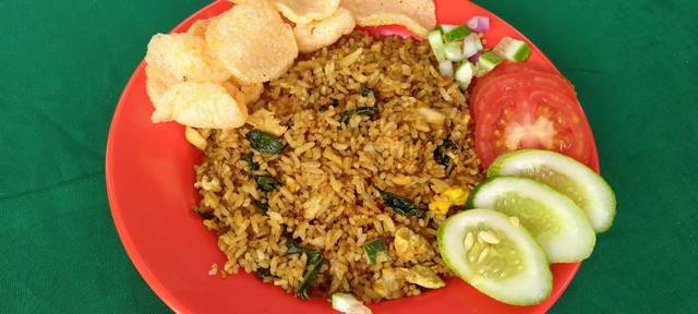 8 Resep Nasi Goreng ala Tek Tek Sampai Solaria yang Nggak Mustahil Dimasak Sendiri di Dapurmu