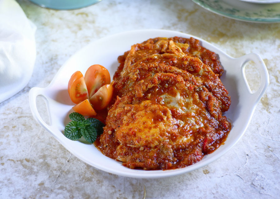 8 Resep Telur Ceplok yang Nggak Cuma Polosan Doang. Bumbunya Lezat, Selera Makan Meningkat!