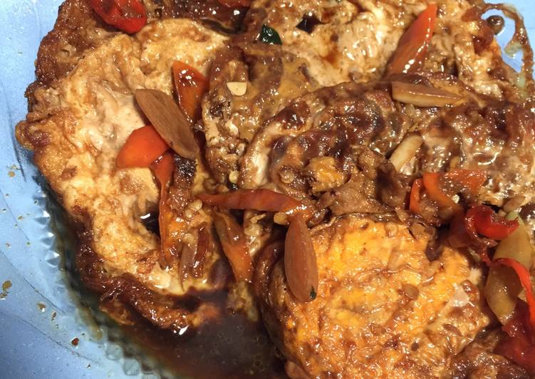 8 Resep Telur Ceplok yang Nggak Cuma Polosan Doang. Bumbunya Lezat, Selera Makan Meningkat!