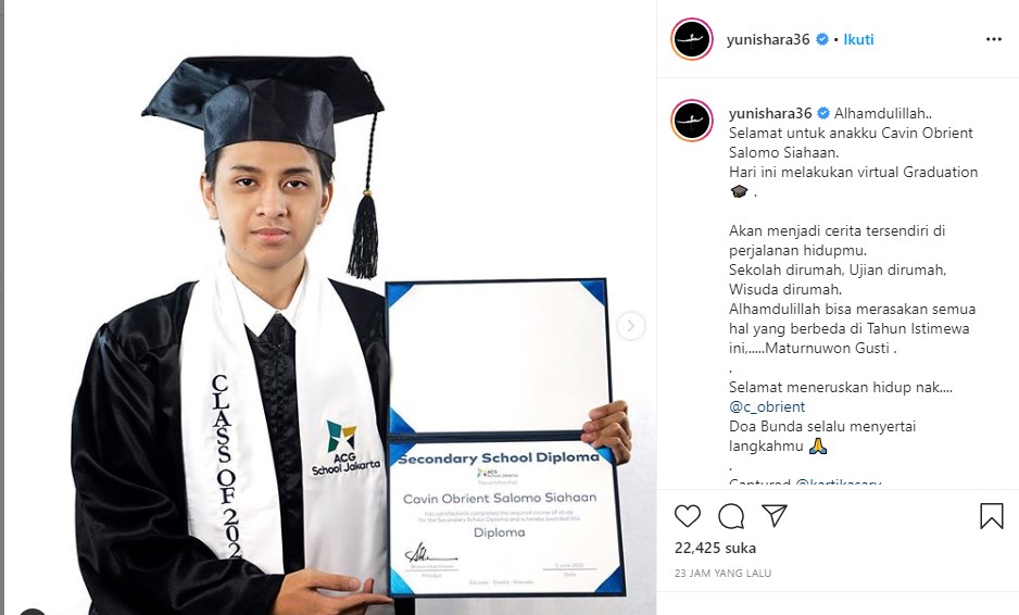 Anak Pertamanya Lakukan Wisuda Online Karena Virus Corona. Yuni Shara Beri Pesan Menyentuh dan Positif 8 Anak Pertamanya Lakukan Wisuda Online Karena Virus Corona. Yuni Shara Beri Pesan Menyentuh dan Positif