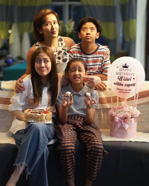 Putri Dwi Sasono Ulang Tahun, Adhisty Zara Beri Kejutan Spesial. Bak Kakak dan Adik Beneran