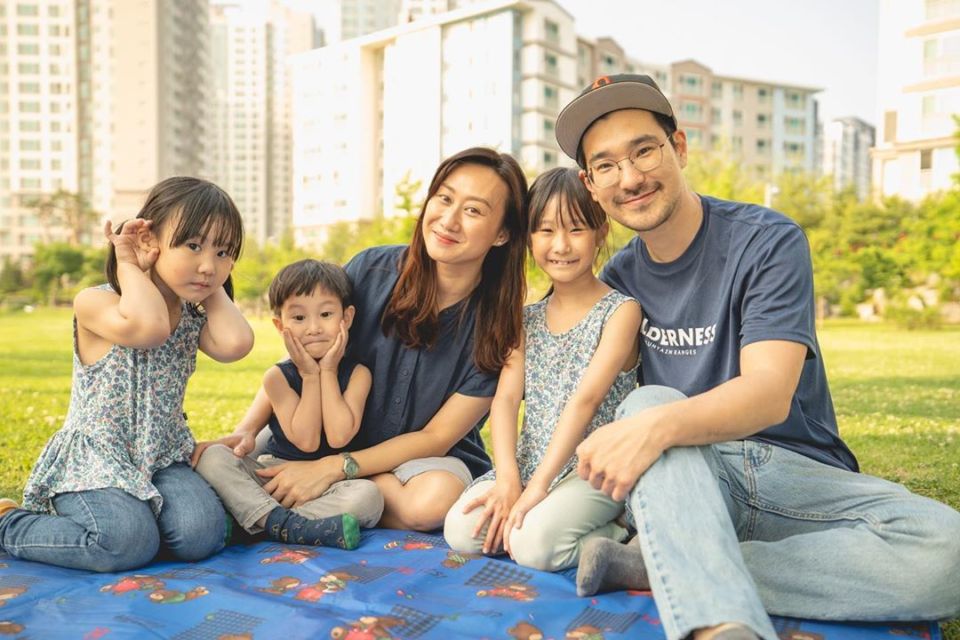 Mengenal Mama Gina 'Kimbab Family'; Dari Sekretaris Dirut PLN jadi Ibu Rumah Tangga di Korea~