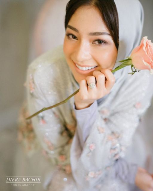 9+ Foto Pre-wedding Nikita Willy-Indra Priawan. Dari Pakai Sarimbit sampai Setelan Serasi!