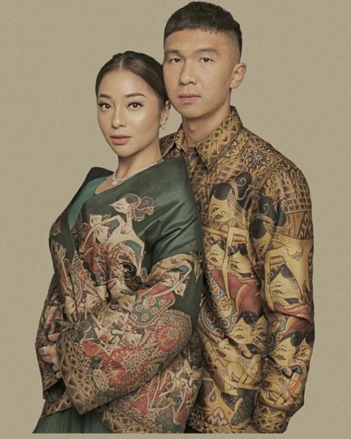 9+ Foto Pre-wedding Nikita Willy-Indra Priawan. Dari Pakai Sarimbit sampai Setelan Serasi!