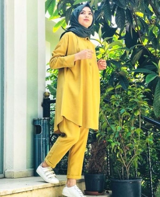 Parade Cantiknya Hijabers Pakai Setelan Warna Polos; Bisa Ditiru Buat Tampil Lebih Santun!