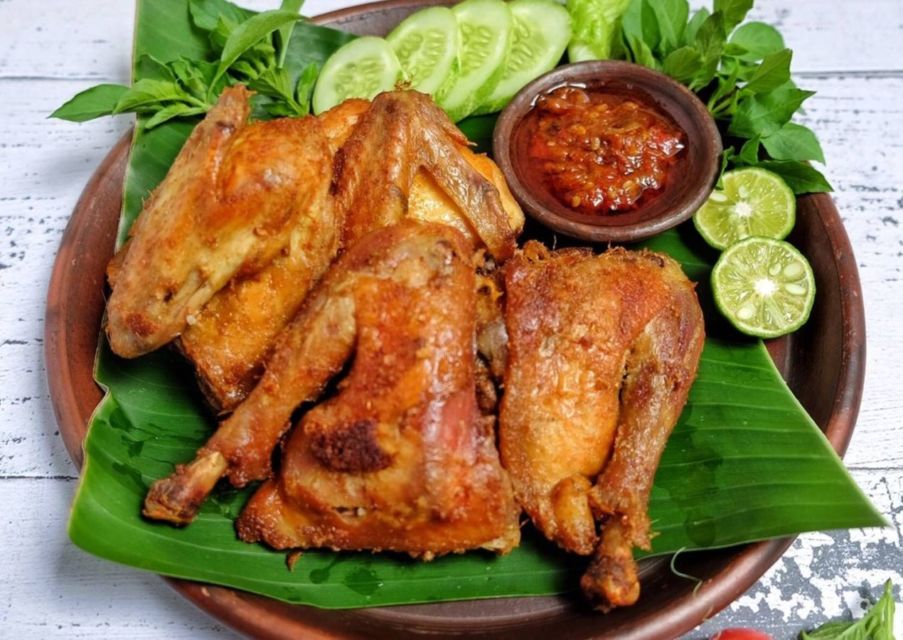 8 Resep Ayam Goreng dari Bumbu Lengkuas Sampai Kecap Pedas. Racikan Ungkepnya Beda Semua