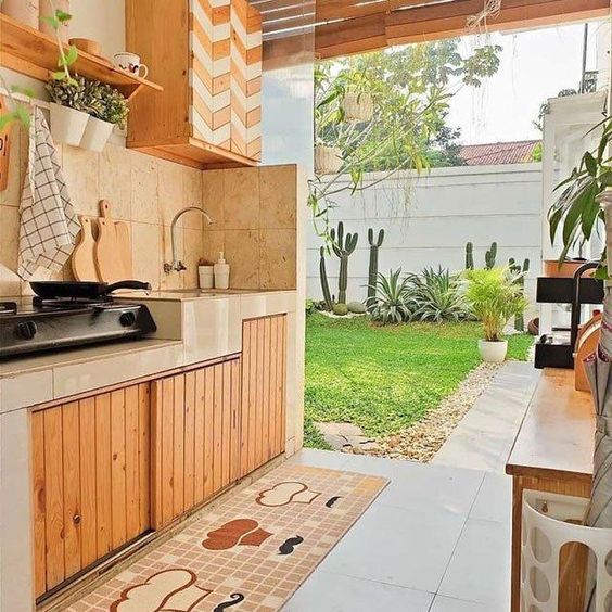 desain dapur minimalis terbuka dibelakang rumah