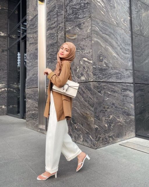paduan outfit warna krem