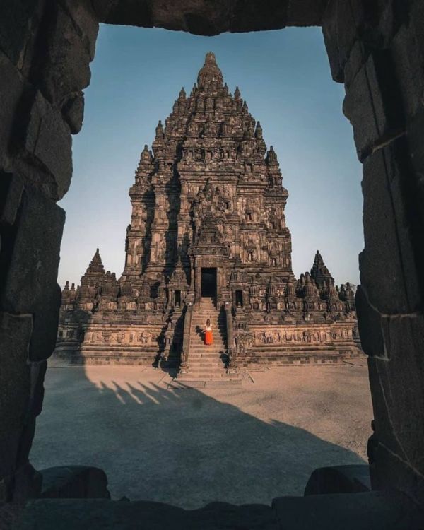 Candi Prambanan dan Ratu Boko Dibuka Hari Ini. Wisatawan Luar Daerah Harus Bawa Surat Sehat!