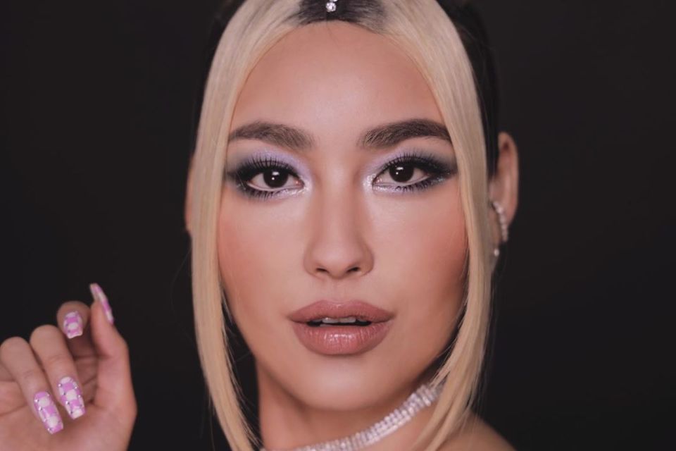 Bermodal Makeup, Beauty Vlogger Ini Mengubah Wajahnya Jadi Jennie 'Blackpink'. Hasilnya Mirip!