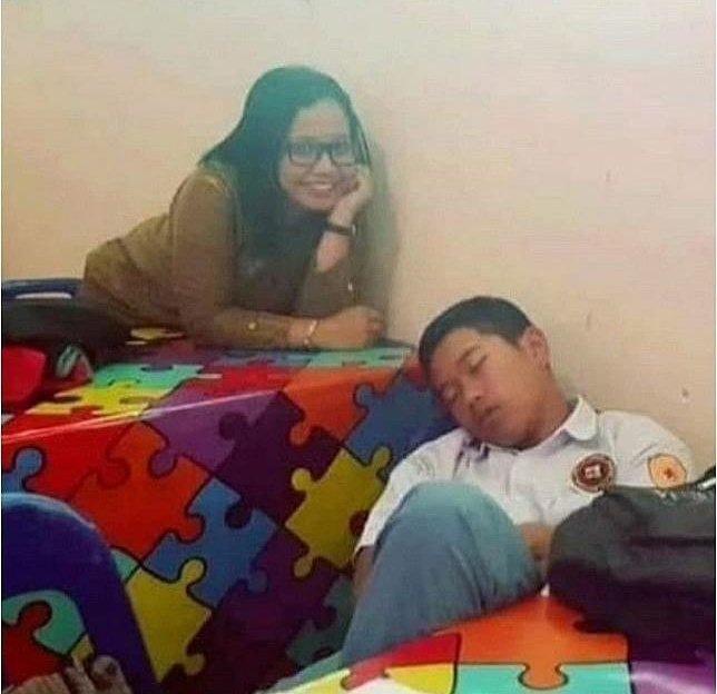 11 Potret Kocak Murid Tertangkap Basah Sedang Tidur di Kelas. Kesabaran Guru Bisa Dilihat dari Sini 24 11 Potret Kocak Murid Tertangkap Basah Sedang Tidur di Kelas. Kesabaran Guru Bisa Dilihat dari Sini