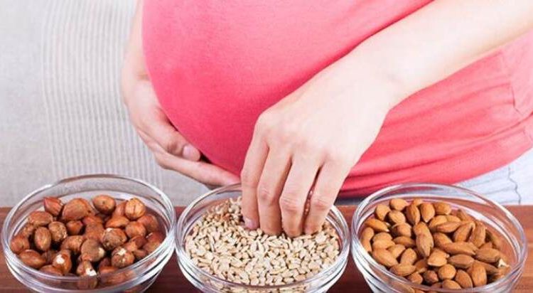 Bumil, Jangan Takut Ngemil! Ini 7 Jenis Kacang Buat Camilan Sehat Selama Kehamilan