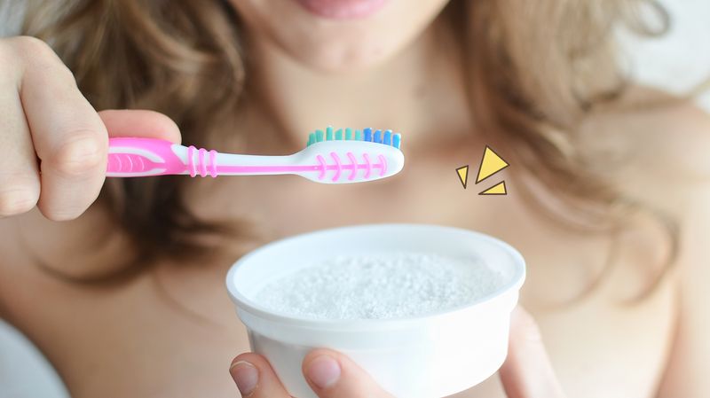 7 Cara Memutihkan Gigi Kuning Akibat Rokok dan Kopi. Bisa Pakai Bahan Dapur atau Odol Pemutih