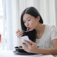Opini: Kenapa Saya Bisa Sejatuh Cinta Itu Sama Mie Instant Satu Ini