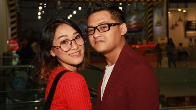 Berulang Tahun, 10 Artis ini Justru Dilamar sang Kekasih. Kejutan Terindah dan Tak Terlupakan!