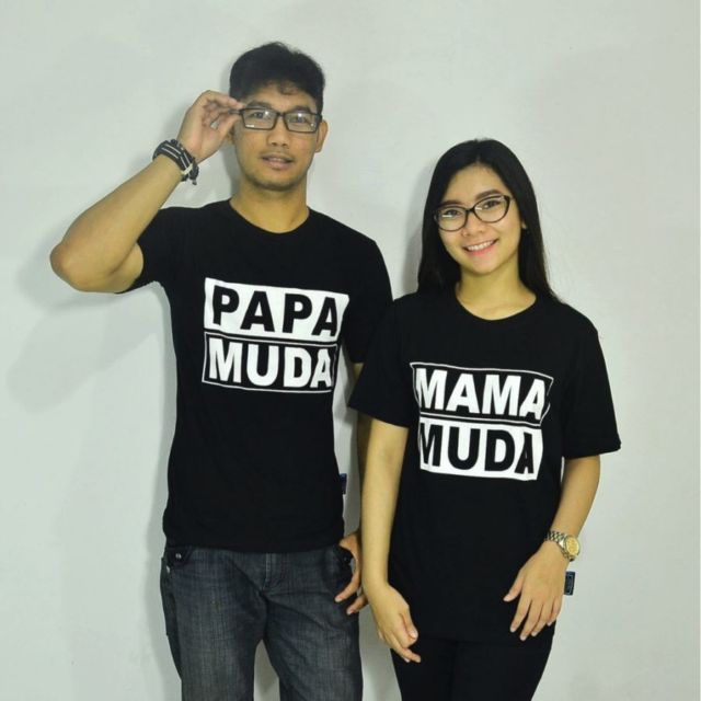 Ironi Tren Kaos Couple yang pernah Dianggap Romantis. Padahal Sekarang mah Nggak Banget :(