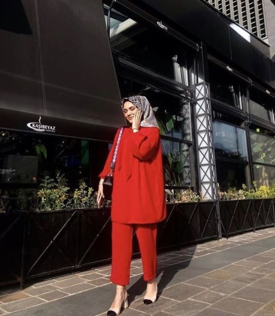 Parade Cantiknya Hijabers Pakai Setelan Warna Polos; Bisa Ditiru Buat Tampil Lebih Santun!