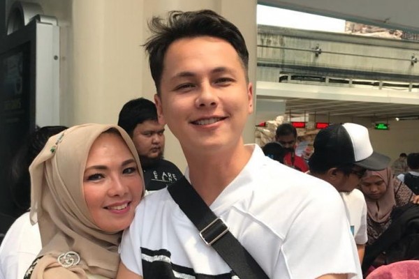 Banyak yang Belum Tahu, ini 9 Artis Papan Atas yang Orang Tuanya adalah Pengajar