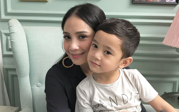 Banyak yang Belum Tahu, ini 9 Artis Papan Atas yang Orang Tuanya adalah Pengajar