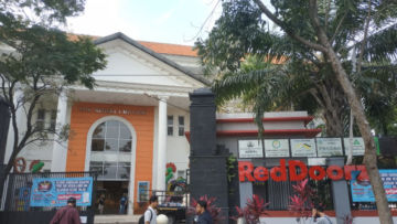 Viral Sekolah di Malang Berubah Jadi Kamar Hotel Reddoorz. Lho Kok Bisa Sih?