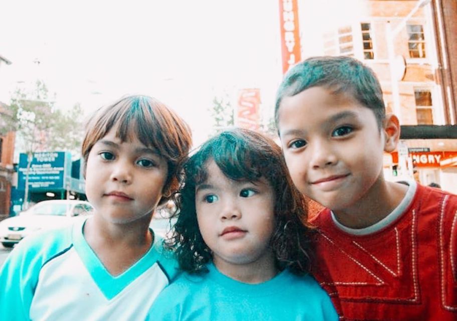 12 Potret Masa Kecil Seleb Bersaudara. Lucu, Menggemaskan dan Kompak Sejak Kecil!