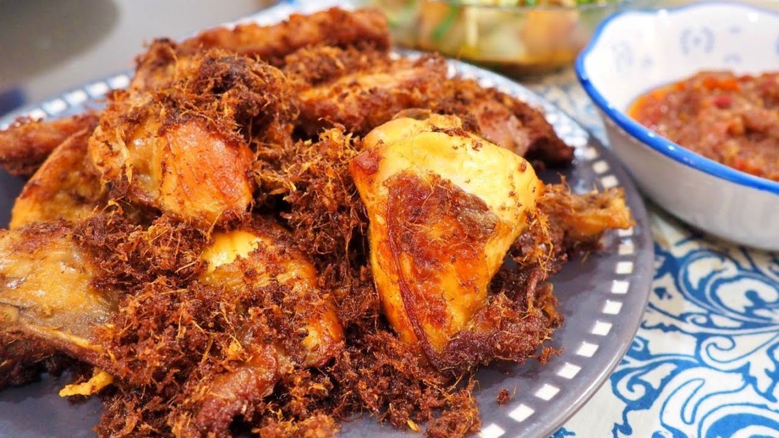 8 Resep Ayam Goreng dari Bumbu Lengkuas Sampai Kecap Pedas. Racikan Ungkepnya Beda Semua