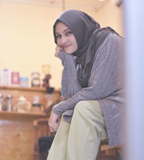 Bikin Salut,10 Artis ini Tetap Melanjutkan Pendidikan Meski Sudah Berumah Tangga. Inspiratif!