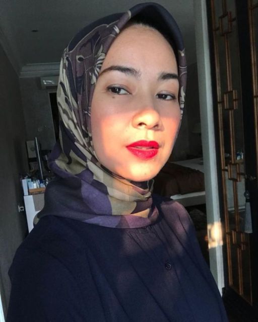 Bikin Salut,10 Artis ini Tetap Melanjutkan Pendidikan Meski Sudah Berumah Tangga. Inspiratif!