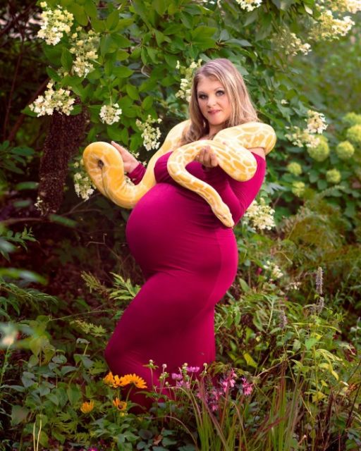 6 Potret Maternity Viral, Unik nan Ekstrem. Tak Cuma Berkesan tapi Juga Bikin Heran~ 14 6 Potret Maternity Viral, Unik nan Ekstrem. Tak Cuma Berkesan tapi Juga Bikin Heran~