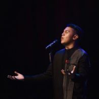 Saat Kamu Lagi Galau, Coba Deh Dengerin 5 Rekomendasi Lagu Ini~
