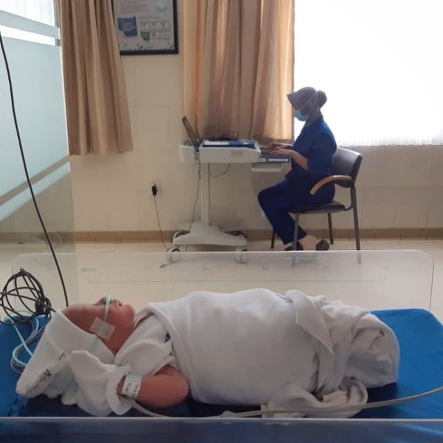 Baru Lahir, Anak Kelima Zaskia Harus Jalani Perawatan dengan Alat Bantu Pernapasan.