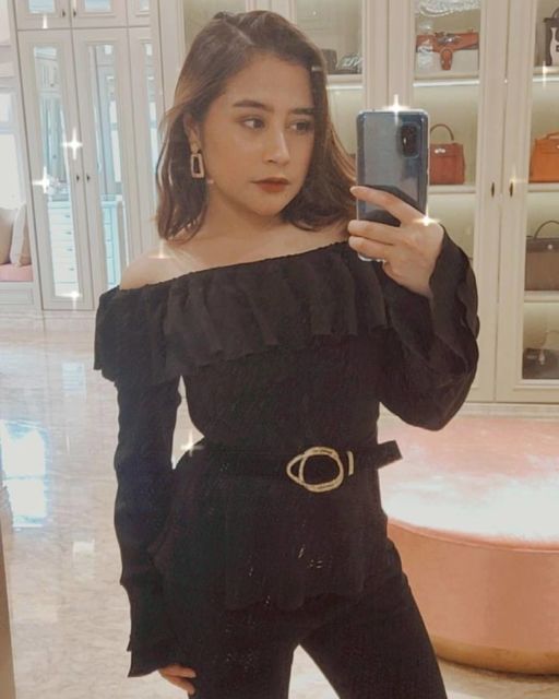 Kepoin Kenapa Penampilan Prilly Latuconsina Makin Elegan Sekarang Ini. Apa Ya Rahasianya?